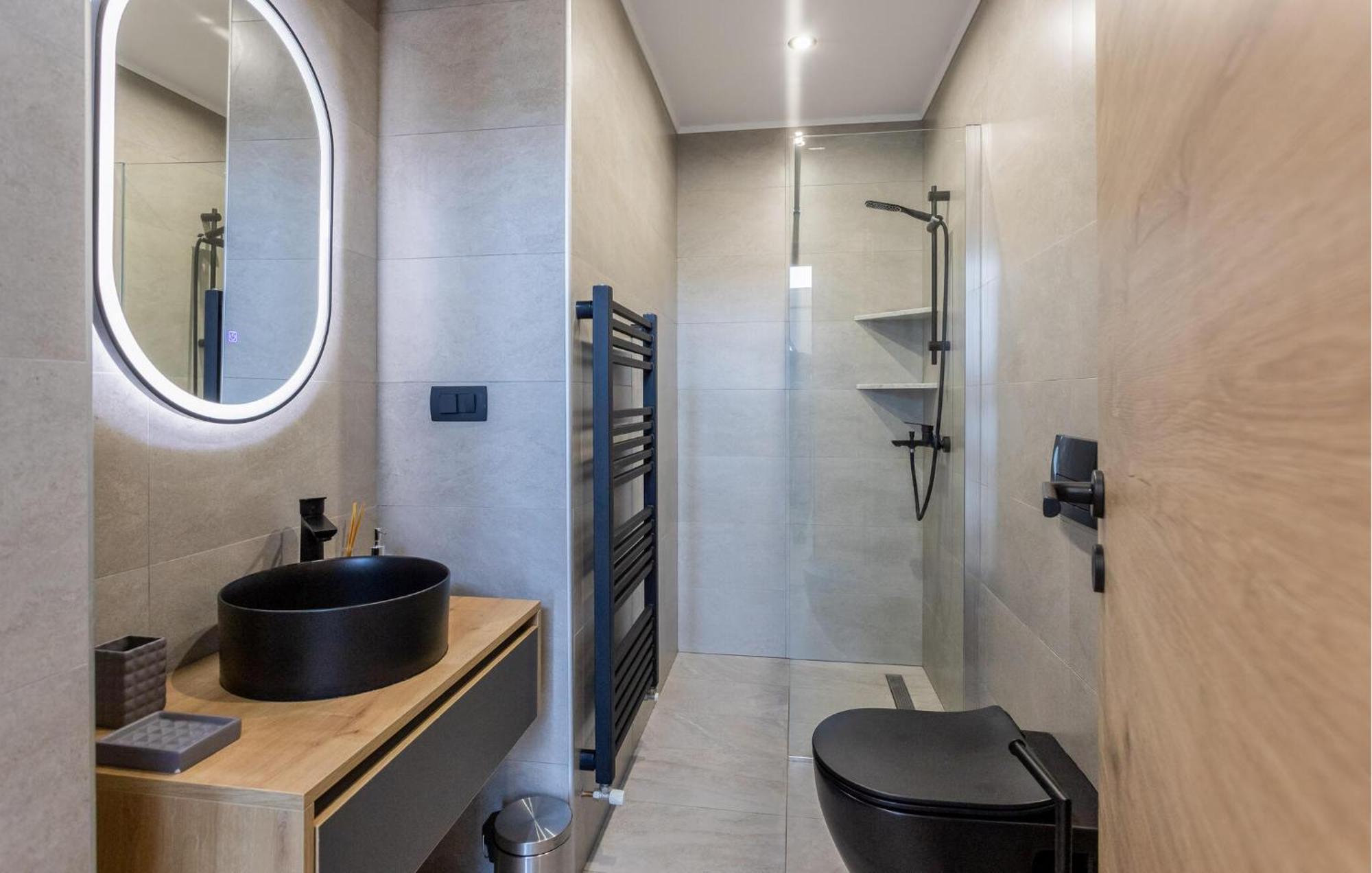 Gorgeous Apartment In Brsec With Kitchen Exterior photo